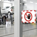 KIESZEŃ samoprzylepna TARIFOLD MAGNETO SAFETY biało czerwona 1.jpg